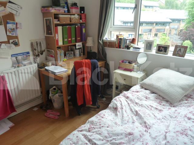 			NEW INSTRUCTION!!!, 3 Bedroom, 1 bath, 1 reception Flat			 Crouch Hill, Crouch Hill